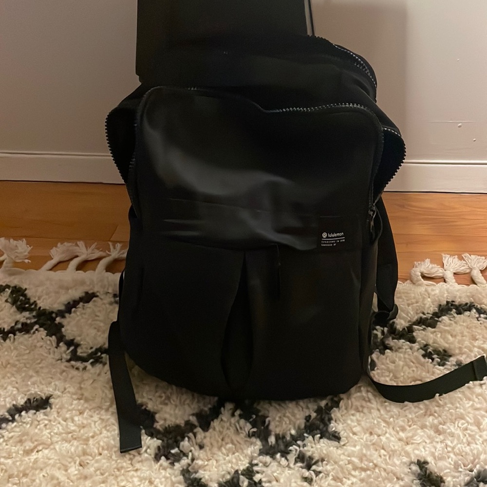 Lululemon Black Everyday Backpack (newer!)
